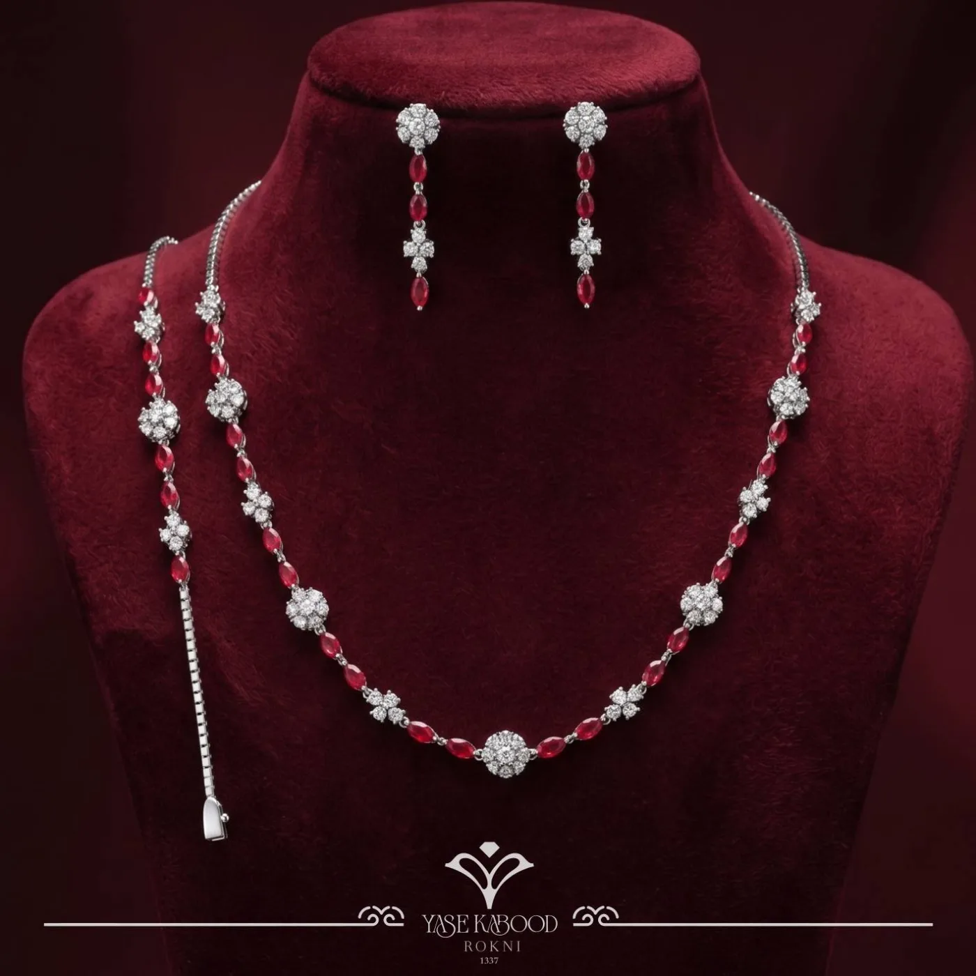 ست Crimson Whisper — ست با نگینِ برلیان